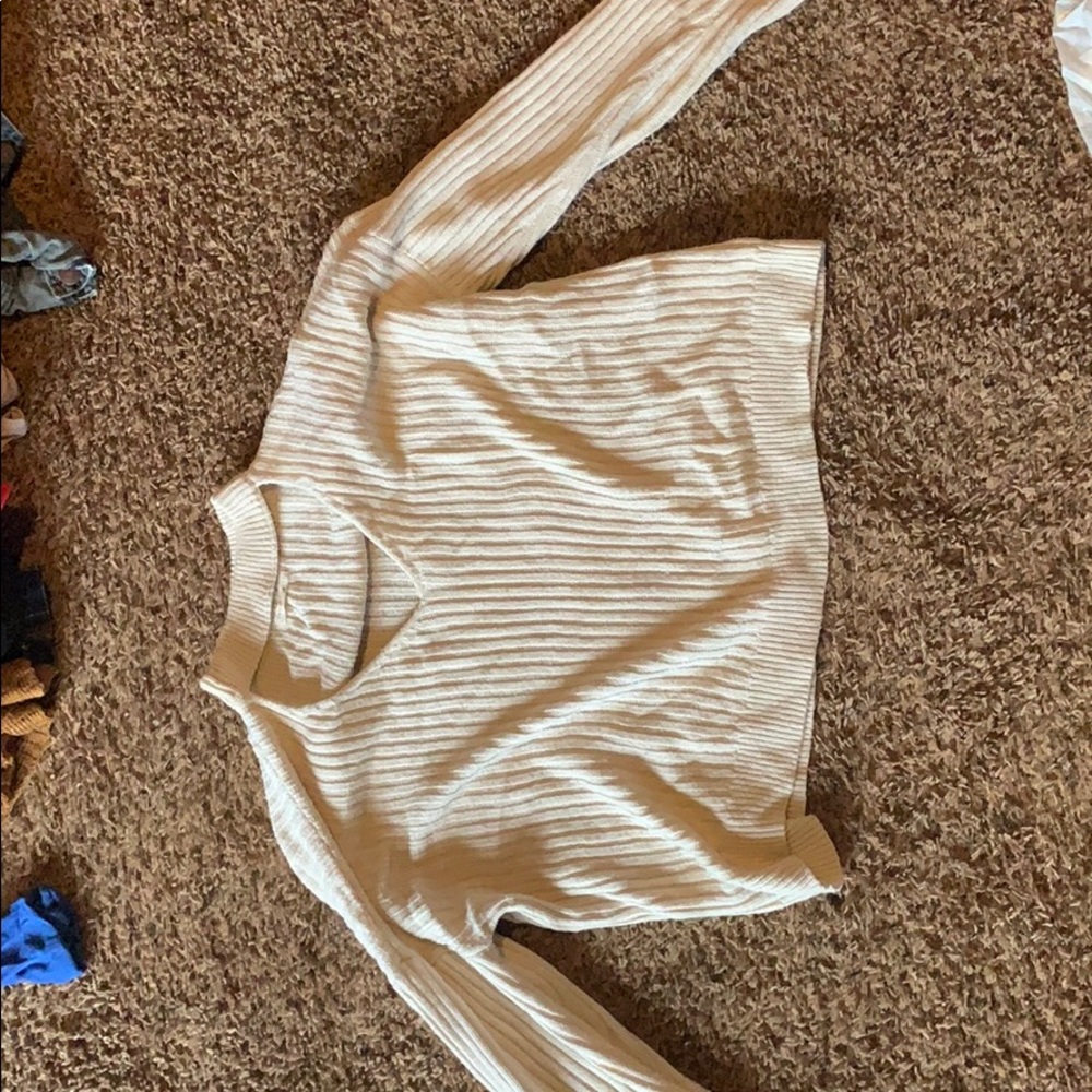 Passing sweater la hearts